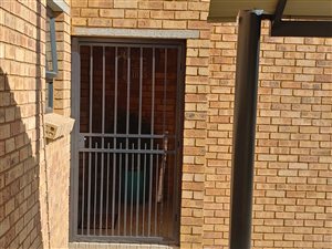 2 Bed Apartment in Germiston South