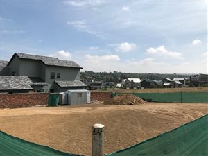 600 m² Land available in Waterfall Country Village