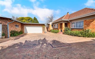 3 Bedroom House in Franklin Roosevelt Park