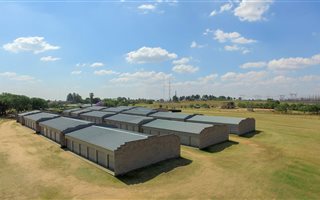 8040 m² Industrial space in Mnandi AH