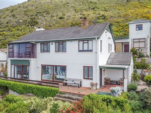 3 Bed House in St James