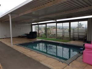 3 Bed House in Caneside