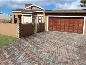 3 Bed House in Taybank
