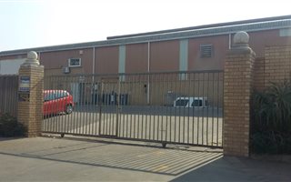 1500 m² Commercial space in Waterfall
