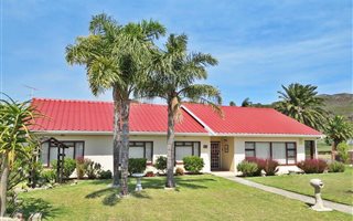 4 Bedroom House in Bredasdorp
