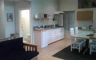 1 Bedroom Garden Cottage in Orchards