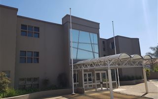 2981 m² Commercial space in Fontainebleau