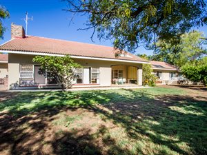 4 Bed House in Oudtshoorn
