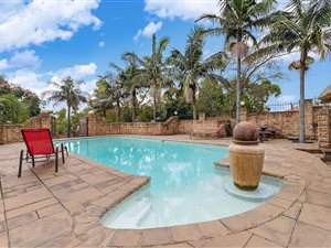 5 Bed House in Monument Park