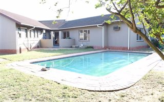 6 Bedroom House in Veldenvlei