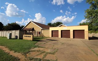 13 Bedroom Cluster in Bela-Bela (Warmbaths)