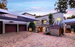 6 Bedroom House in Parkview