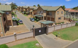 3 Bedroom House in Oakdene