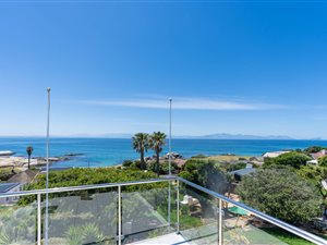 4 Bed House in Simons Town