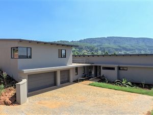 6 Bed House in Montrose