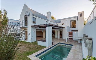 4 Bedroom House in De Zalze