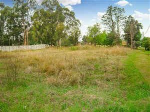 998 m² Land available in Himeville