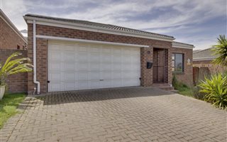 3 Bedroom Townhouse in Langeberg Ridge
