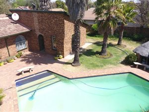 3 Bed House in Country View