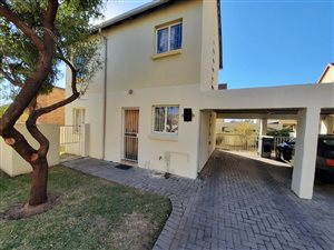 2 Bed Townhouse in Kosmosdal