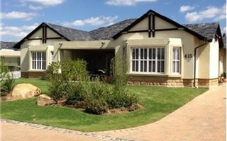 3 Bedroom Cluster in Waterfall Country Estate