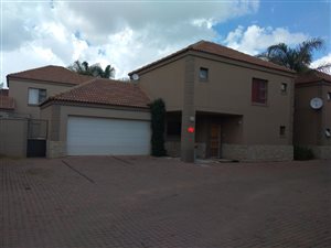 3 Bed Townhouse in Mantevrede