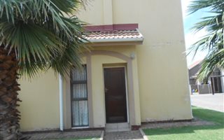 3 Bedroom Townhouse in Vanderbijlpark SE