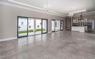 4 Bedroom House in Croydon Olive Estate