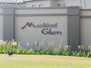 8686 m² Land available in Mooikloof Glen