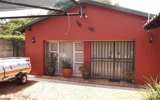 1 Bedroom Garden Cottage in Horison