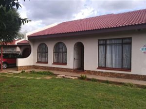 3 Bed House in Meiringspark