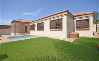 3 Bedroom Townhouse in Linden