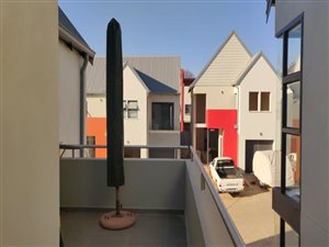 3 Bed Townhouse in Menlo Park