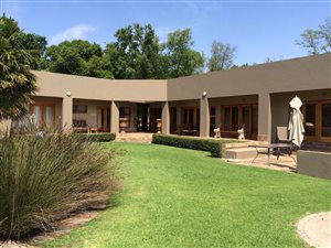 5 Bed House in Marlbank