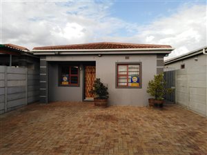 2 Bed House in Woodlands
