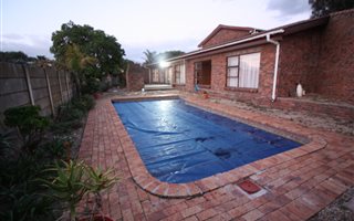 5 Bedroom House in Amandelrug