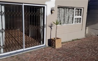 1.5 Bedroom Garden Cottage in Flamingo Vlei
