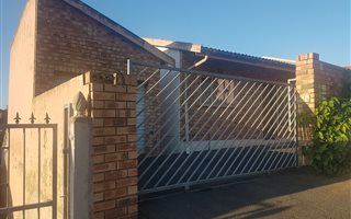 3 Bedroom Simplex in Shastri Park