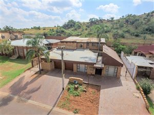 4 Bed House in Laudium