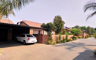 2 Bedroom House in Wilgeheuwel