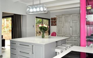 4 Bedroom House in Val de Grace