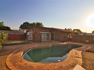 4 Bed House in Klopperpark