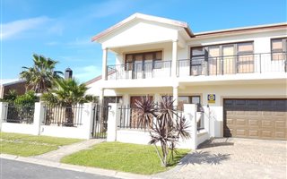 5 Bedroom House in Goedemoed