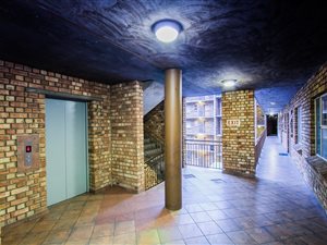 2 Bed Apartment in Eloffsdal