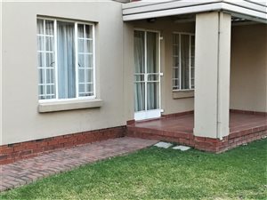 2 Bed Townhouse in Mondeor
