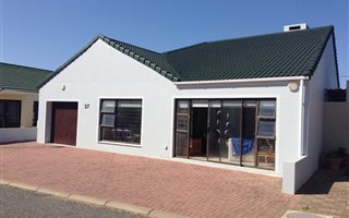 2 Bedroom House in Stilbaai