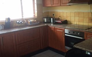 5 Bedroom House in Illovo Glen