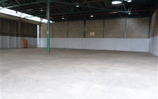 900 m² Industrial space in Isando