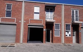 93 m² Commercial space in Maitland