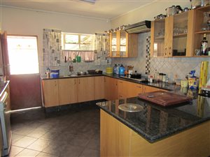 4 Bed House in Rowhill